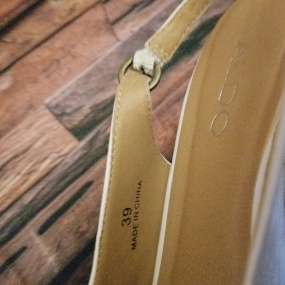 Sandal - Picture 6 of 6